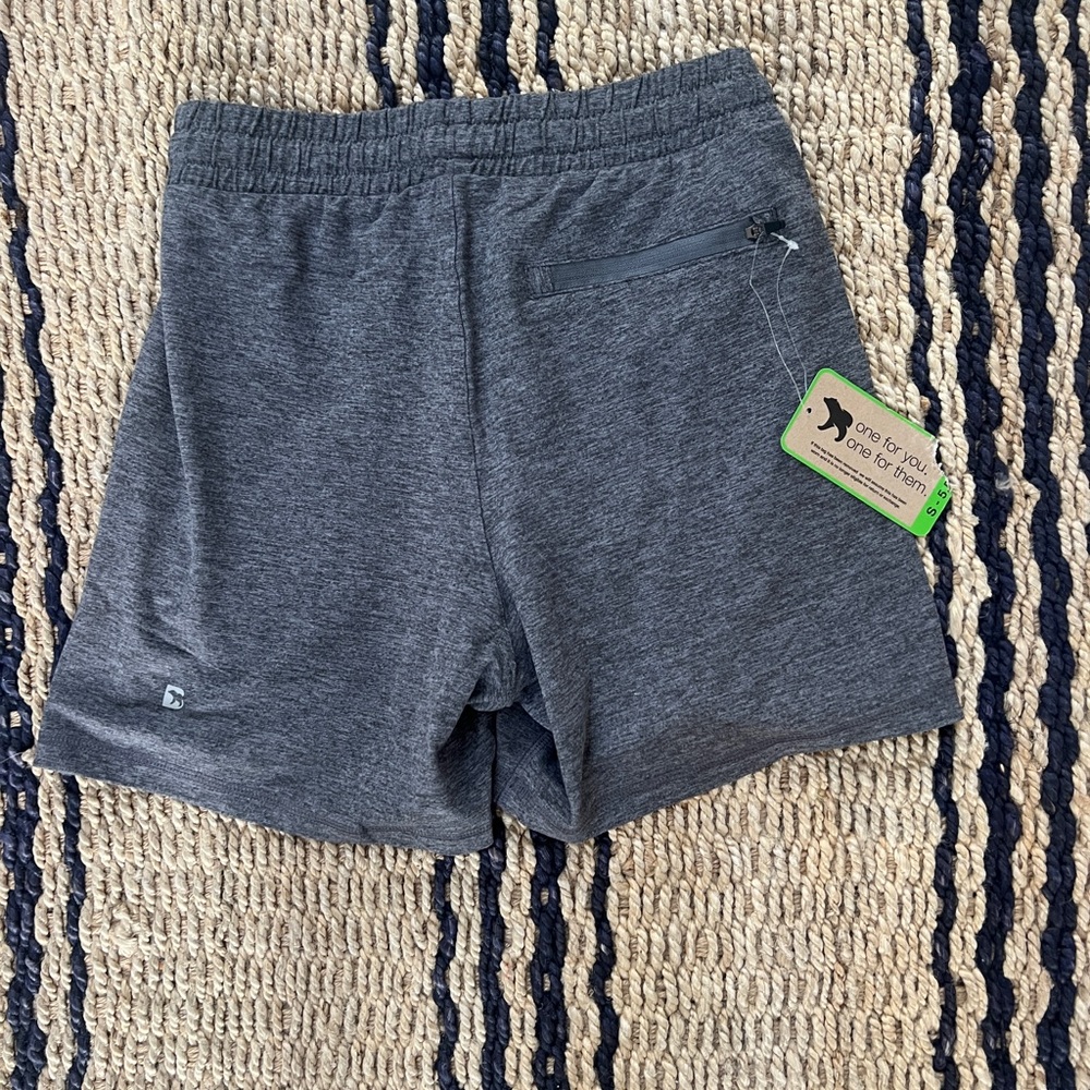 Bear bottom Gray Men's Shorts. NWT. Size small. 5.5 inch length. - Picture 3 of 3